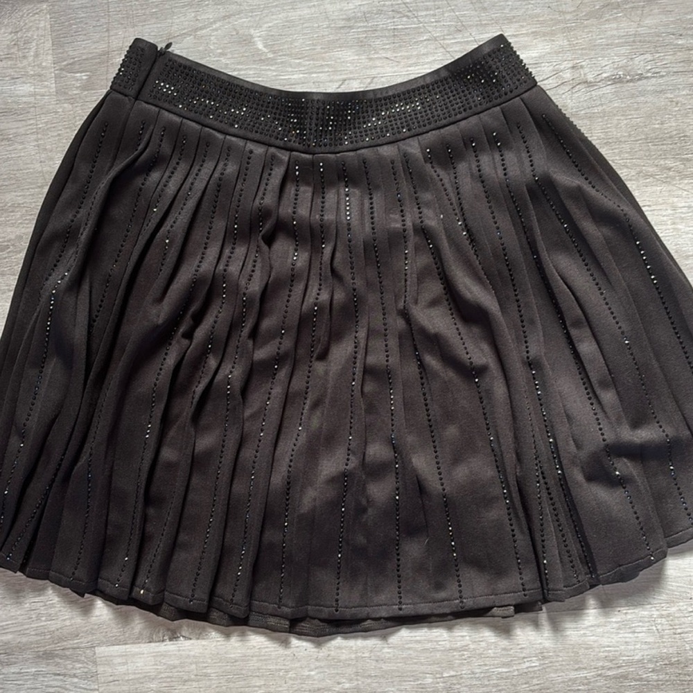 🖤 Nylon Apparel Elegant Embellished Black Skirt